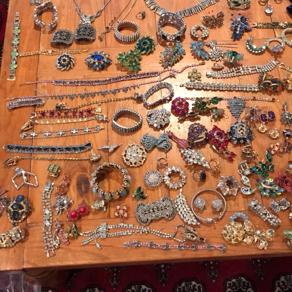 1940s costume jewelry lot Necklace, bracelet, pins